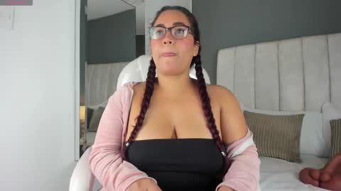 Snapshot of melissakarterrs chatting on 02-20-25, 12:04 M E L I S S A online show from 02-20-25, 12:04