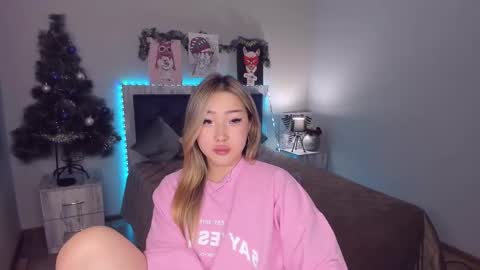 Melissa online show from 12-15-24, 01:32