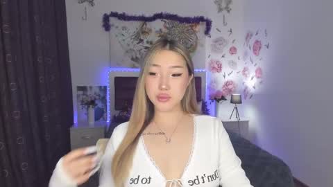Melissa online show from 12-22-24, 02:16