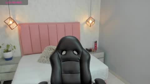 Snapshot of melissarouge chatting on 10-10-25, 07:46    online show from 10-10-25, 07:46