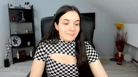 Snapshot of melissawiliam chatting on 03-06-25, 11:58 melissawiliam online show from 03-06-25, 11:58