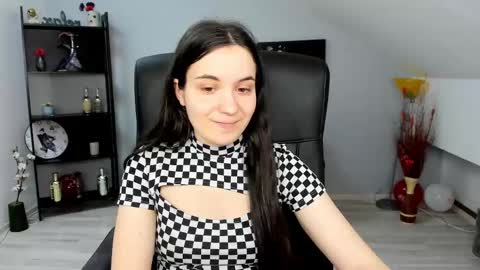 Snapshot of melissawiliam chatting on 03-06-25, 03:13 melissawiliam online show from 03-06-25, 03:13