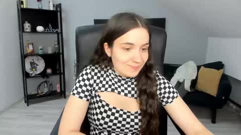 Snapshot of melissawiliam chatting on 10-20-25, 11:21 melissawiliam online show from 10-20-25, 11:21