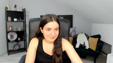 Snapshot of melissawiliam chatting on 10-31-25, 12:17 melissawiliam online show from 10-31-25, 12:17