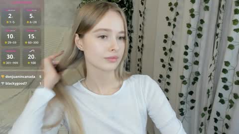 Snapshot of mell_milles chatting on 12-28-24, 08:15 mell milles online show from 12-28-24, 08:15