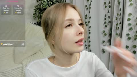 Snapshot of mell_milles chatting on 01-18-25, 07:58 mell milles online show from 01-18-25, 07:58