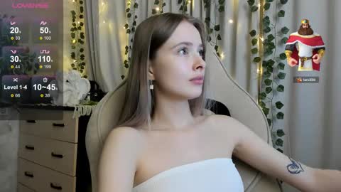 Snapshot of mell_milles chatting on 12-14-25, 03:28 mell milles online show from 12-14-25, 03:28