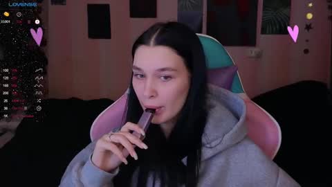 Snapshot of mella_freya chatting on 01-19-25, 09:45 Freya IM NONUDE online show from 01-19-25, 09:45