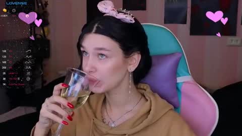 Snapshot of mella_freya chatting on 01-27-25, 08:17 Freya IM NONUDE online show from 01-27-25, 08:17