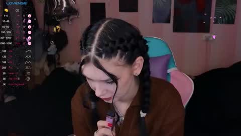 Snapshot of mella_freya chatting on 02-06-25, 10:32 Freya IM NONUDE online show from 02-06-25, 10:32