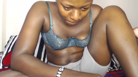 Snapshot of mellanin_pretty_ chatting on 01-03-25, 07:38 . online show from 01-03-25, 07:38