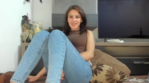 Snapshot of mellbell_ chatting on 02-08-25, 03:08 MellyMell  online show from 02-08-25, 03:08