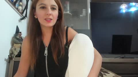 Snapshot of mellbell_ chatting on 10-15-25, 06:52 MellyMell  online show from 10-15-25, 06:52