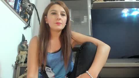 Snapshot of mellbell_ chatting on 10-20-25, 06:08 MellyMell  online show from 10-20-25, 06:08