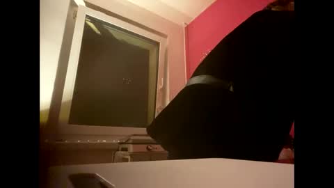 Snapshot of melli23 chatting on 12-28-24, 05:46 Melli online show from 12-28-24, 05:46