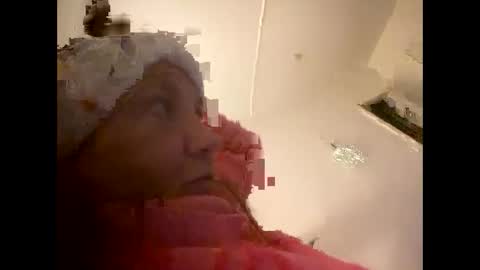 Snapshot of melli23 chatting on 12-29-24, 05:12 Melli online show from 12-29-24, 05:12