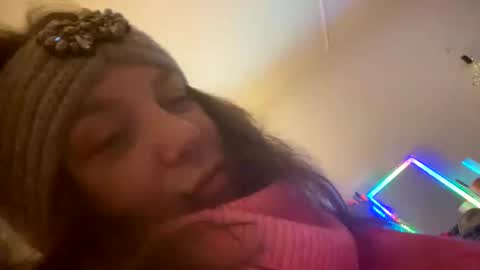Snapshot of melli23 chatting on 01-14-25, 05:45 Melli online show from 01-14-25, 05:45
