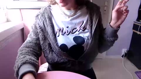 Snapshot of melli23 chatting on 09-19-25, 11:55 Melli online show from 09-19-25, 11:55