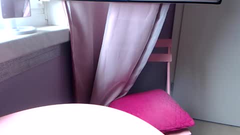 Snapshot of melli23 chatting on 10-01-25, 11:05 Melli online show from 10-01-25, 11:05