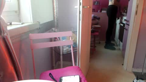 Snapshot of melli23 chatting on 10-21-25, 02:40 Melli online show from 10-21-25, 02:40