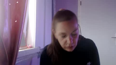 Snapshot of melli23 chatting on 10-26-25, 02:01 Melli online show from 10-26-25, 02:01