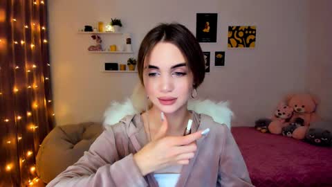 Snapshot of mellifluoustess chatting on 12-11-24, 12:33 Tessa online show from 12-11-24, 12:33