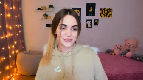 Snapshot of mellifluoustess chatting on 01-07-25, 08:42 Tessa online show from 01-07-25, 08:42