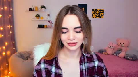 Snapshot of mellifluoustess chatting on 01-11-25, 11:35 Tessa online show from 01-11-25, 11:35