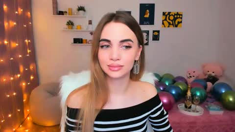 Snapshot of mellifluoustess chatting on 02-09-25, 10:32 Tessa online show from 02-09-25, 10:32