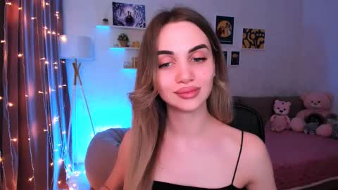 Snapshot of mellifluoustess chatting on 03-12-25, 12:42 Tessa online show from 03-12-25, 12:42