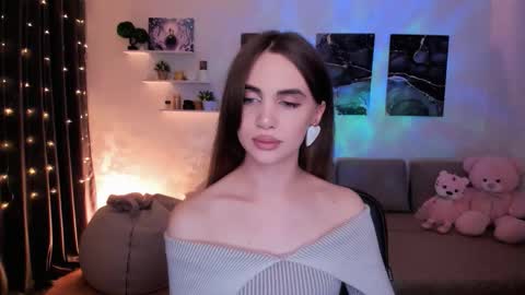 Snapshot of mellifluoustess chatting on 10-18-25, 09:59 Tessa online show from 10-18-25, 09:59