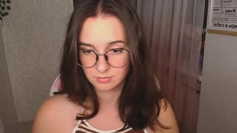 Snapshot of mellonmayre chatting on 10-22-25, 08:19 mellonmayre online show from 10-22-25, 08:19