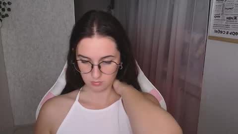 Snapshot of mellonmayre chatting on 10-25-25, 08:14 mellonmayre online show from 10-25-25, 08:14