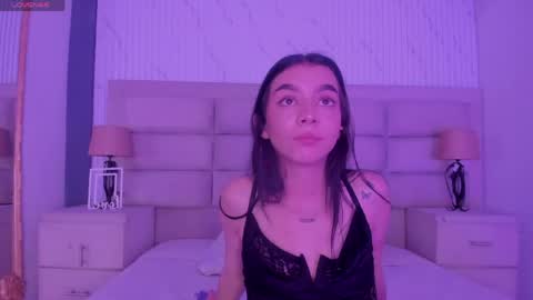 Snapshot of mellove_ chatting on 05-08-26, 10:48 Mel online show from 05-08-26, 10:48