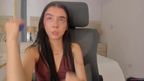 Snapshot of mellove_ chatting on 05-20-26, 10:27 Mel online show from 05-20-26, 10:27