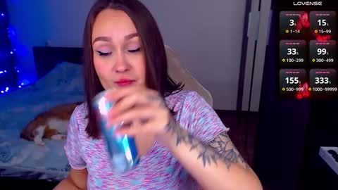 Snapshot of mellovell chatting on 10-05-25, 03:43 Mel online show from 10-05-25, 03:43