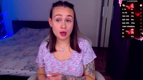 Snapshot of mellovell chatting on 12-02-25, 02:12 Mel online show from 12-02-25, 02:12