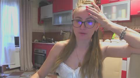 Melly online show from 02-10-25, 08:20