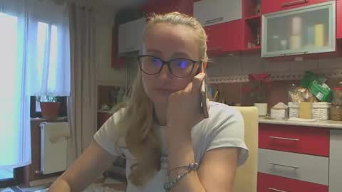 Melly online show from 02-13-25, 07:35