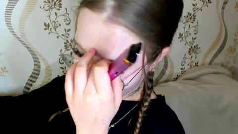 MelMooon online show from 10-29-25, 03:14