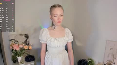 Snapshot of melodievejar chatting on 02-05-26, 04:39 melodievejar online show from 02-05-26, 04:39