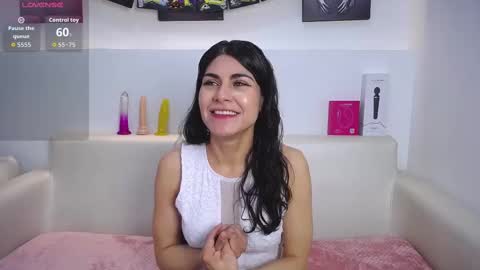 Snapshot of melodiroux_ chatting on 10-29-25, 01:24 Melodi online show from 10-29-25, 01:24