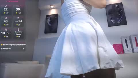 Snapshot of melodiroux_ chatting on 11-05-25, 02:17 Melodi online show from 11-05-25, 02:17