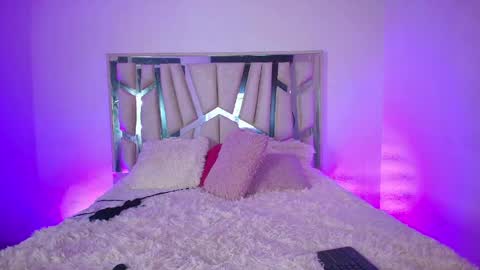 Snapshot of melody__77 chatting on 05-06-26, 05:29 online show from 05-06-26, 05:29