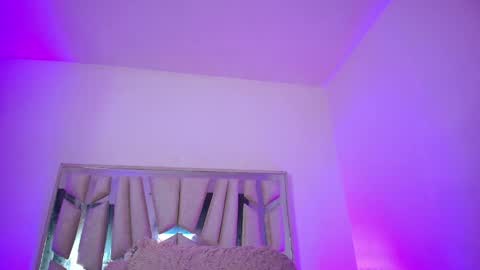 Snapshot of melody__77 chatting on 05-18-26, 05:57 online show from 05-18-26, 05:57
