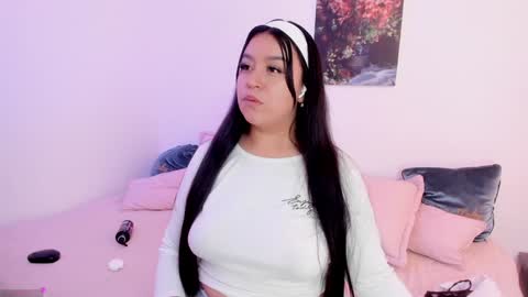  Leslie  online show from 02-03-25, 04:10