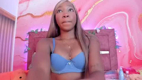 Snapshot of melody_paris chatting on 02-21-25, 10:50 Mixie online show from 02-21-25, 10:50