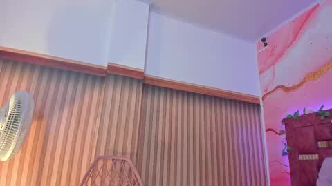 Snapshot of melody_paris chatting on 02-22-25, 10:40 Mixie online show from 02-22-25, 10:40