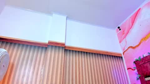 Snapshot of melody_paris chatting on 02-24-25, 10:48 Mixie online show from 02-24-25, 10:48