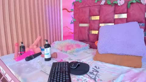 Snapshot of melody_paris chatting on 02-27-25, 04:53 Mixie online show from 02-27-25, 04:53